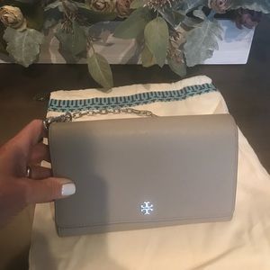 Tory Burch Robinson Wallet/Crossbody French Gray